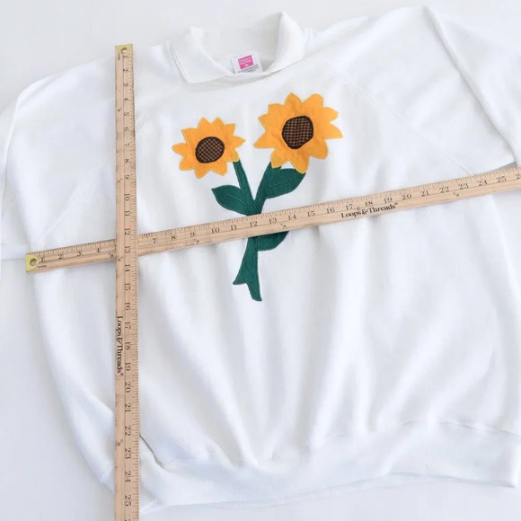 Vintage Hanes Her Way White Embroiders Yellow Sunflower Collared Crew Sweater 2X - Picture 3 of 9